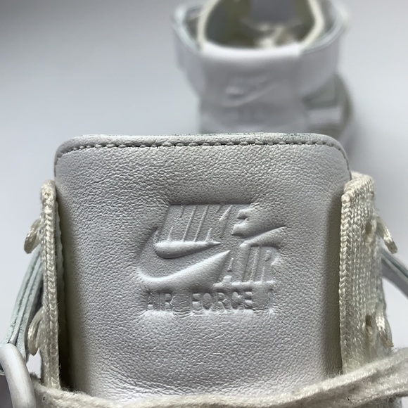 Nike Air Force 1 Flyknit - Picture 6 of 7